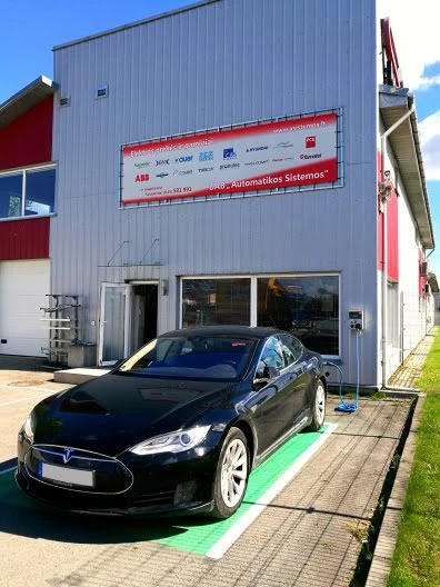 Aplinkos ministerija kompensuos gyventojams dalį išlaidų už įsigytą elektromobilį
