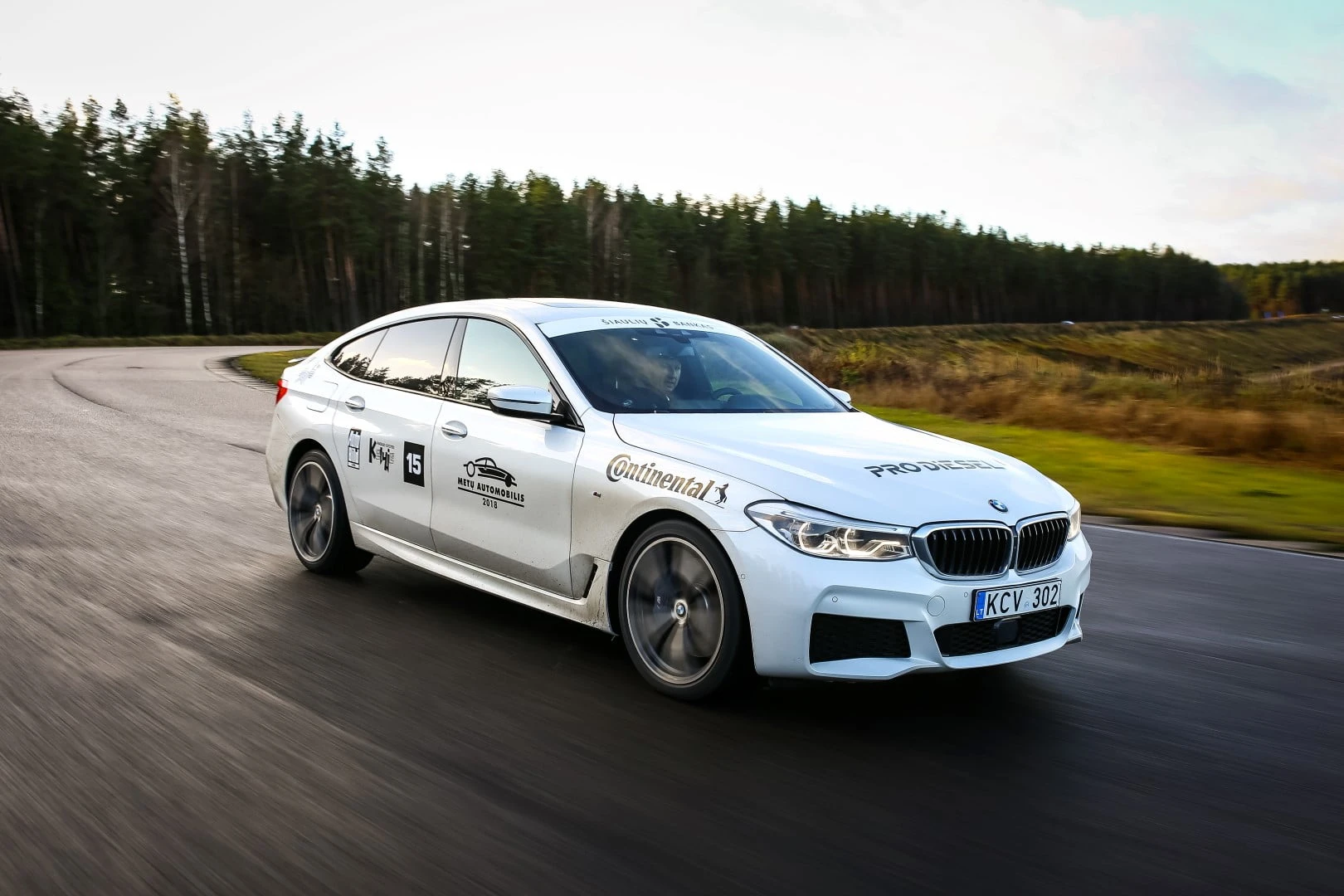 Metų automobilis. Įdomioji statistika: kurios automobilių funkcijos – pigiausios?