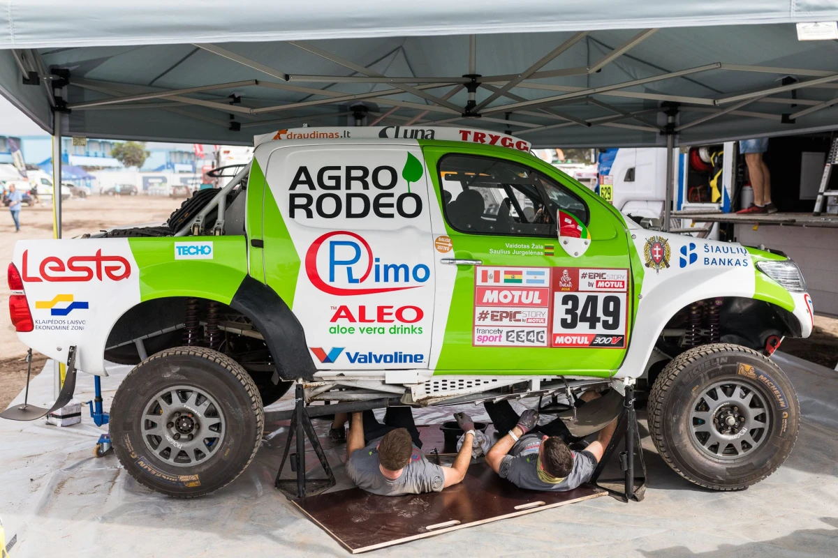 Toyota Hilux 1