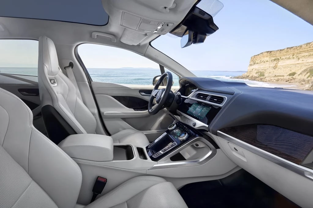 Elektrinė revoliucija: pristatytas „Jaguar I-Pace“