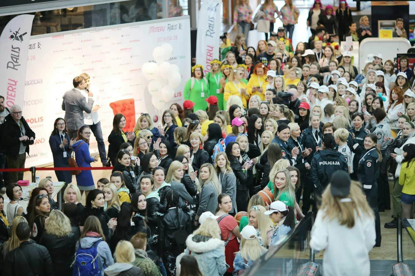 „Moterų ralyje“ laimė šypsojosi keturioms vaikystės draugėms