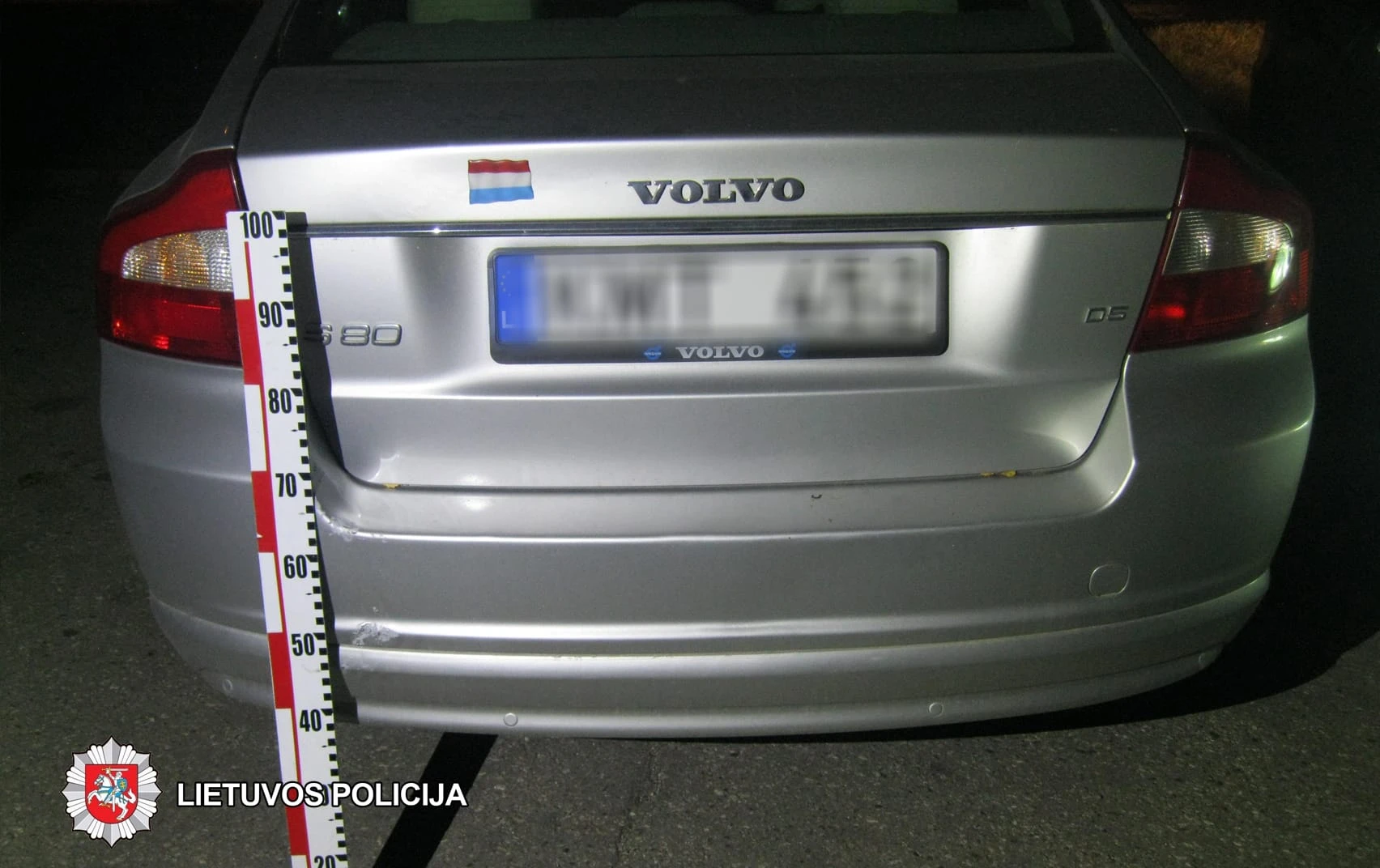 Policija ieško eismo įvykių liudytojų ir Policija prašo padėti atpažinti įtariamąjį