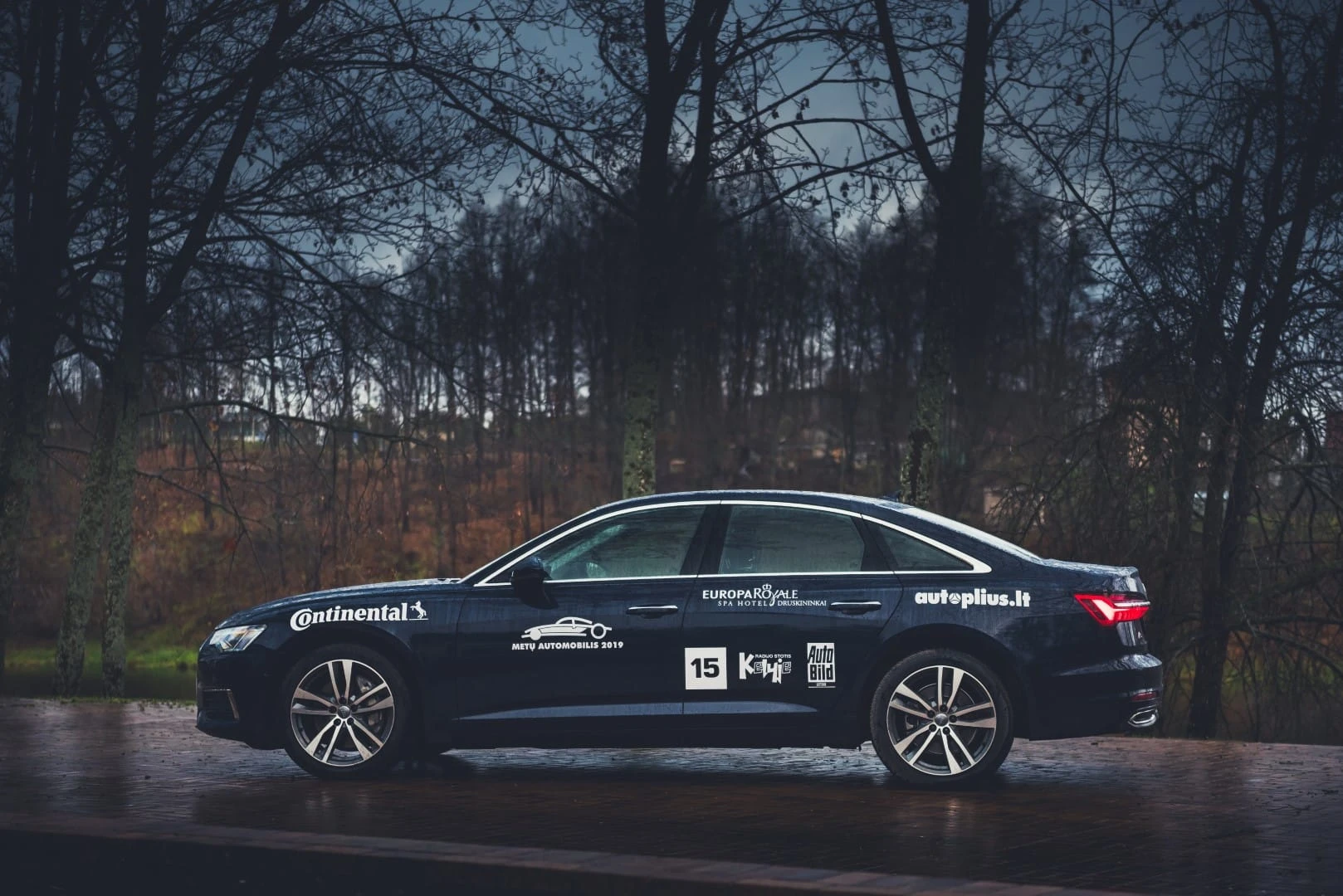Verslo klasės automobilius mados veikia lėčiau