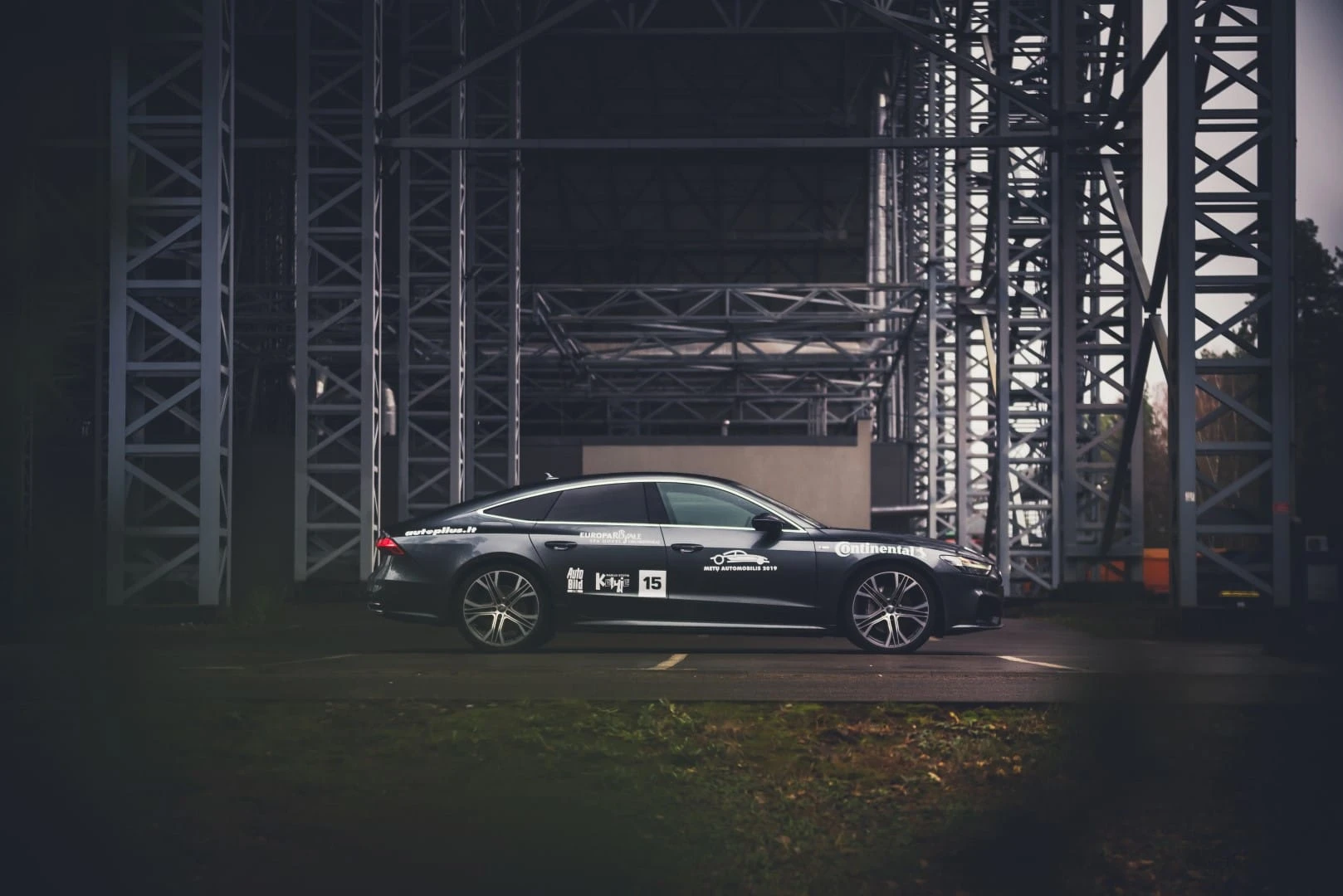 Verslo klasės automobilius mados veikia lėčiau
