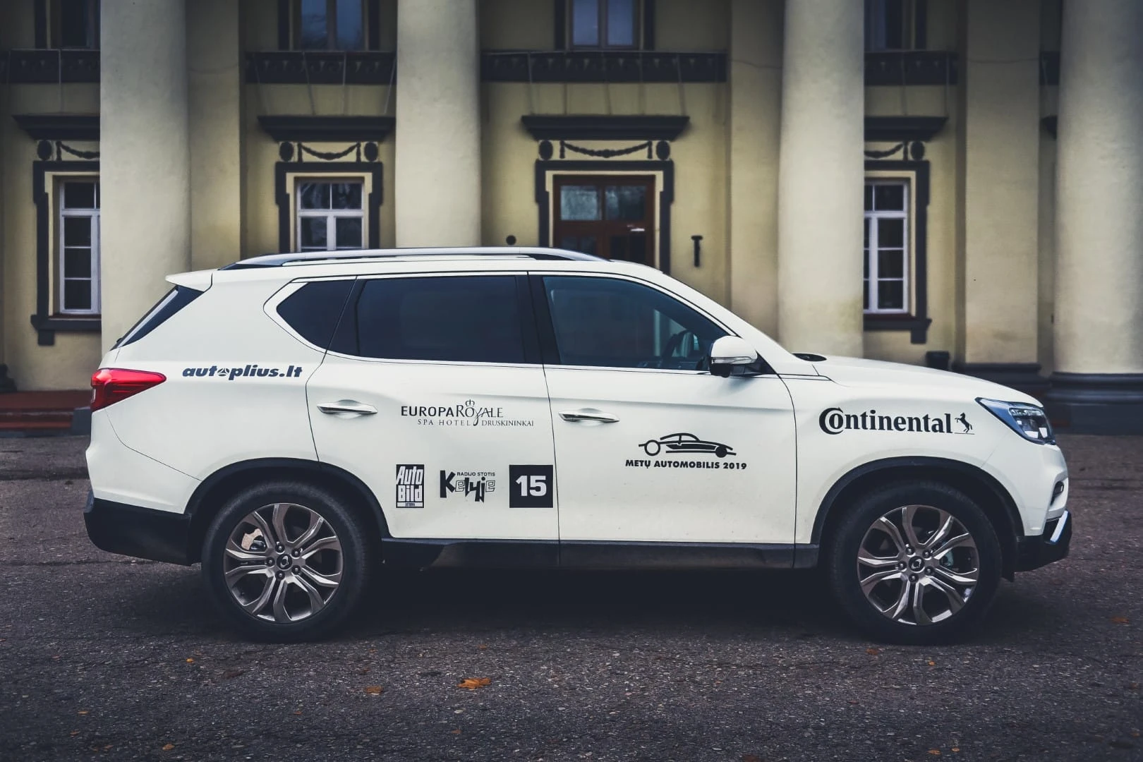 Automobilių ekonomiškumas auga ne tik techninių duomenų lentelėse