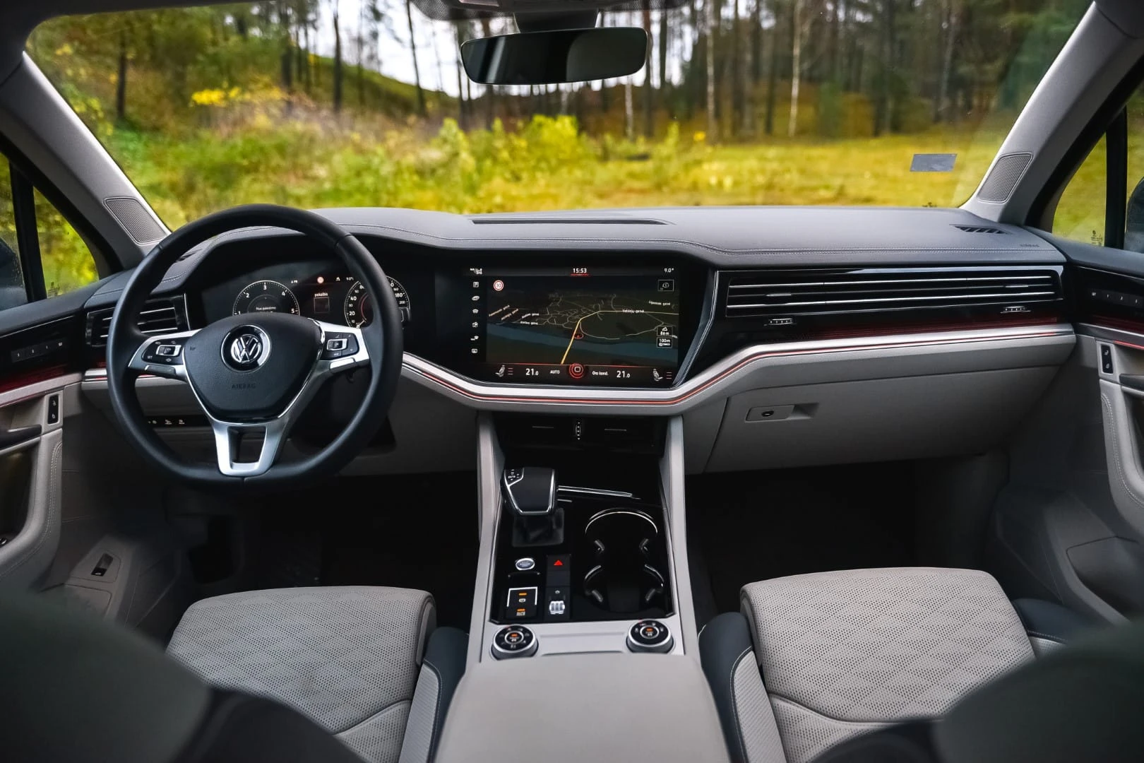 Verslo klasės automobilius mados veikia lėčiau