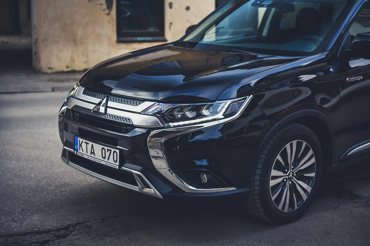Populiariojo „Mitsubishi Outlander“ revoliucija: daugiau jokių dyzelių