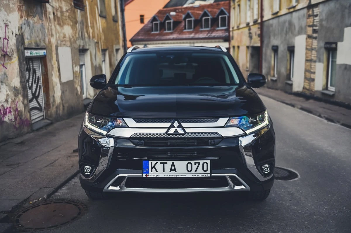Populiariojo „Mitsubishi Outlander“ revoliucija: daugiau jokių dyzelių