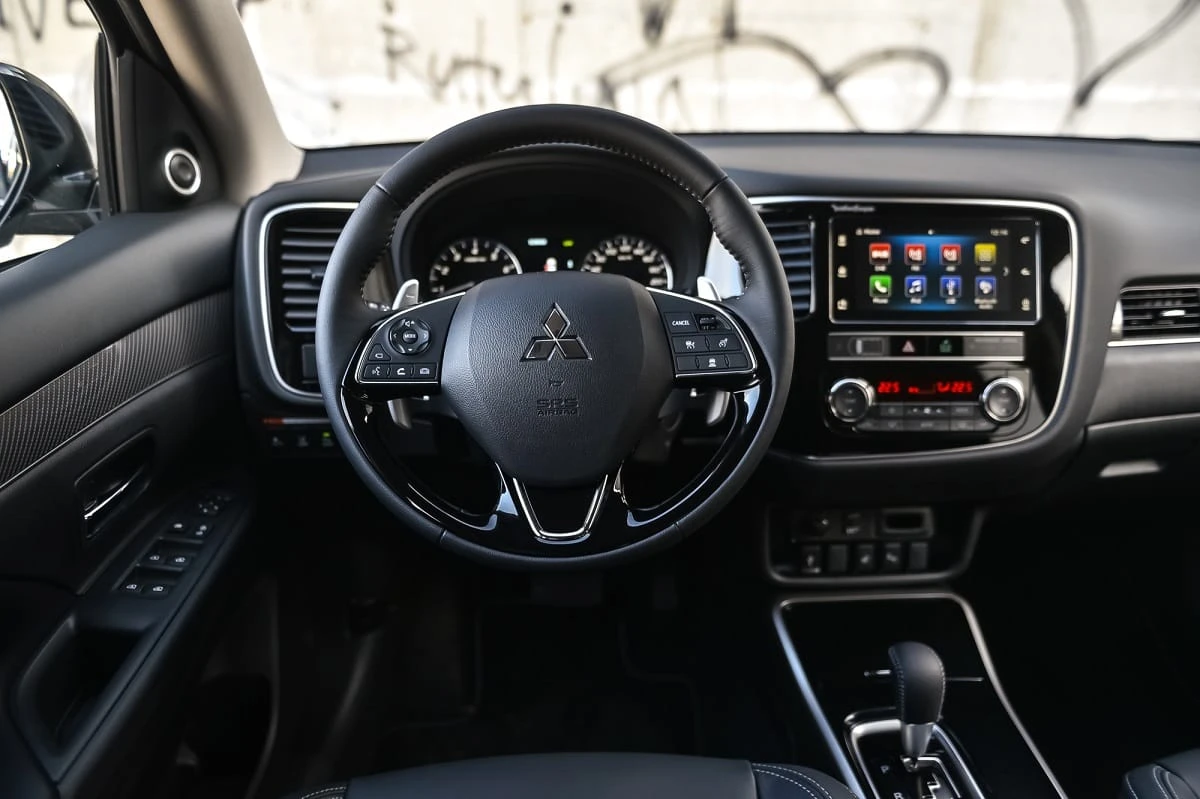 Populiariojo „Mitsubishi Outlander“ revoliucija: daugiau jokių dyzelių