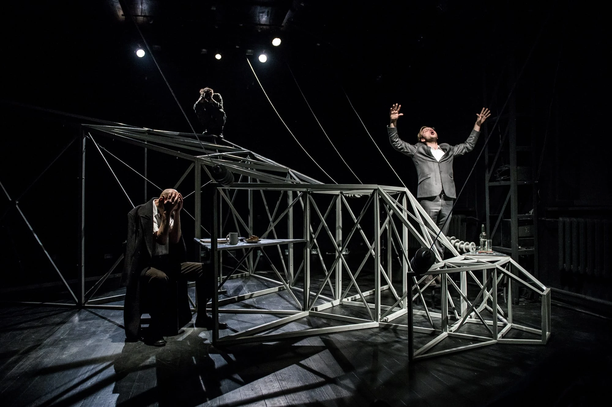 Panevėžio teatre „Menas“ Kauno miesto kamerinio teatro spektaklis apie tą vyrų pusę, kurios jie nerodo
