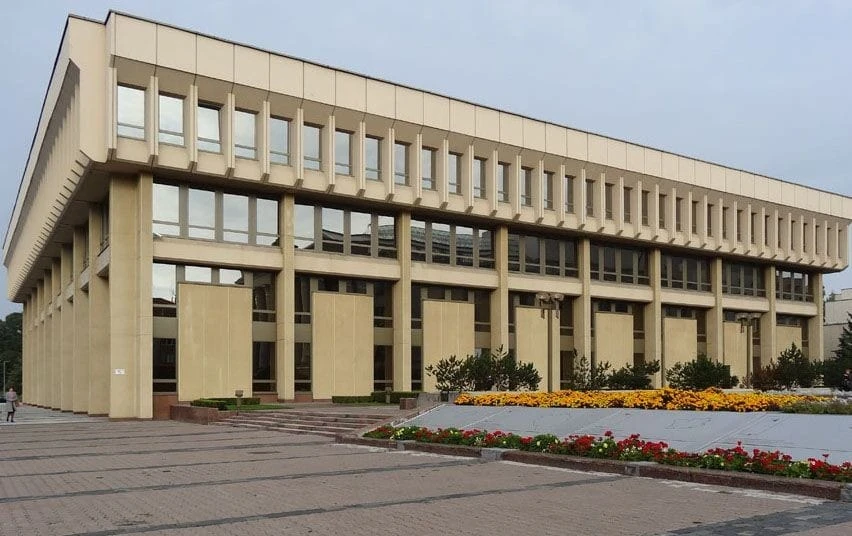 Seime bus pristatyta tautodailininko S. Kronio paroda „Tradicijų dermė kryžių viršūnėse“
