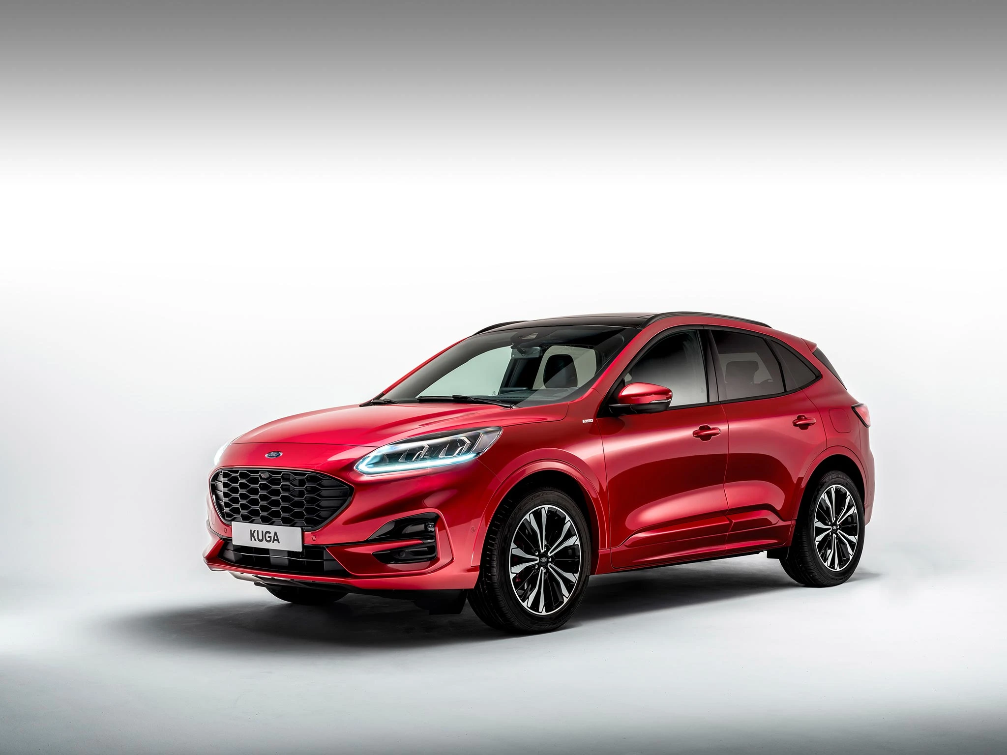 2019 FORD KUGA 00001LOW 150x150 „Ford“ miesto visureigiai: daugiau elektros ir atgimęs modelis