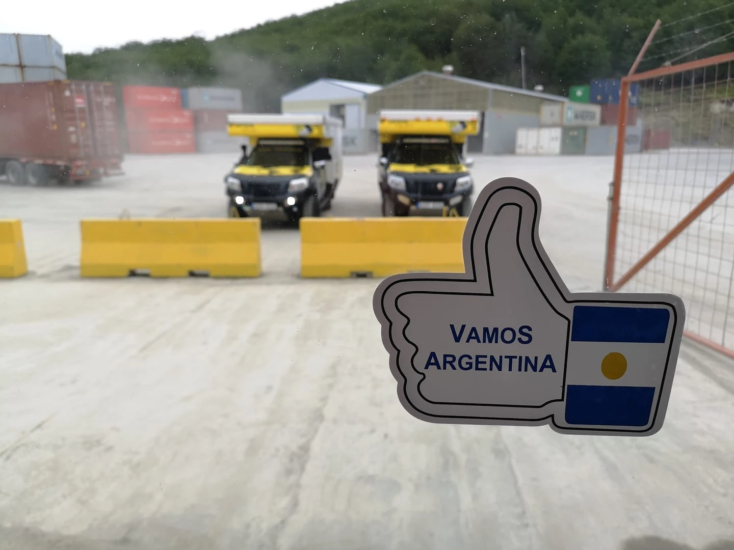 „1000 WOW“ kelionėje pirmus 30 000 km padangos atlaikė, o ratlankis – ne