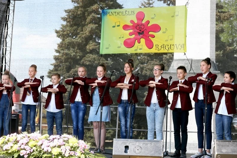 Tradicinė šventė vėl subūrė šalies kaimų ir mažų miestelių dainorėlius
