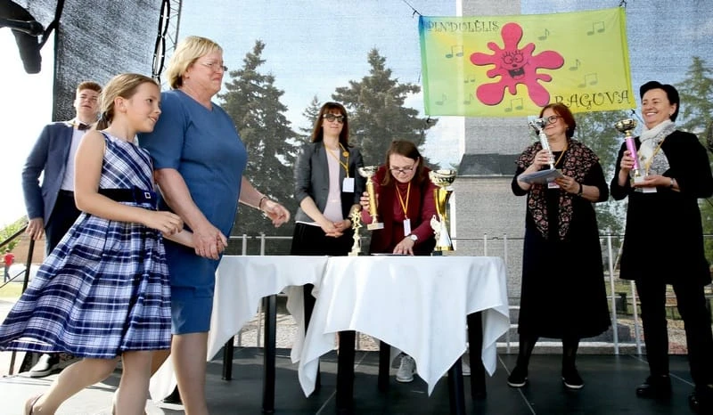 Tradicinė šventė vėl subūrė šalies kaimų ir mažų miestelių dainorėlius