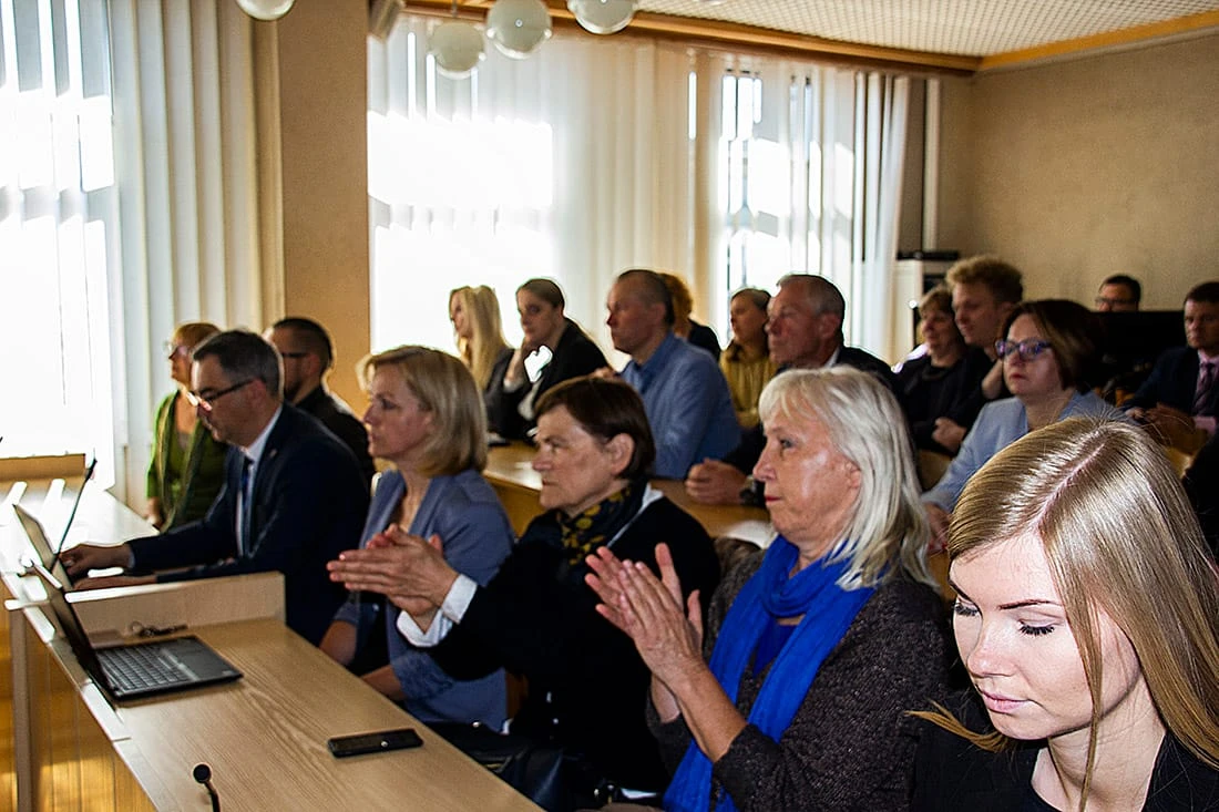 Revoliucijos kol kas nebus (multimedia pasakojimas)