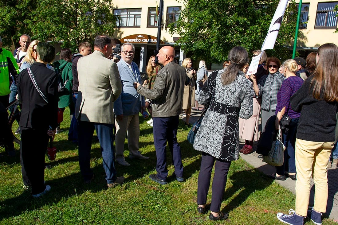 Revoliucijos kol kas nebus (multimedia pasakojimas)