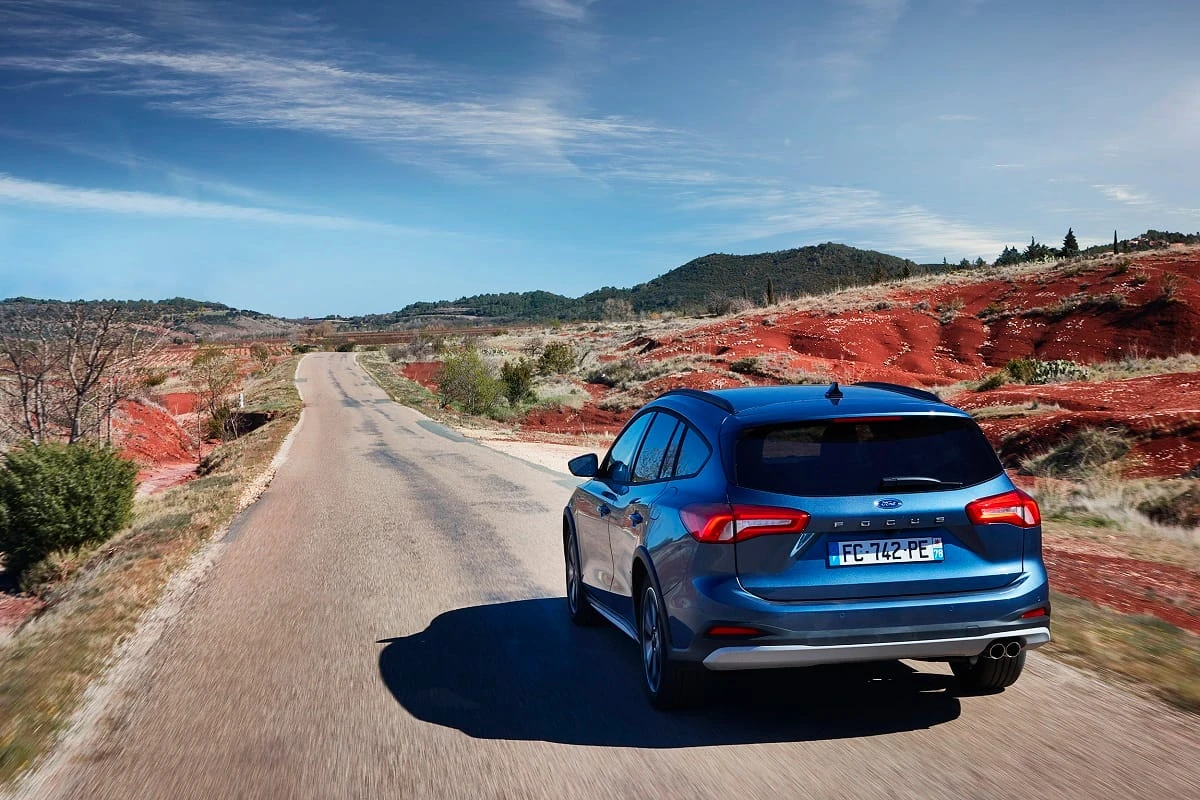 Keturiasdešimt „Ford Focus“ atspalvių