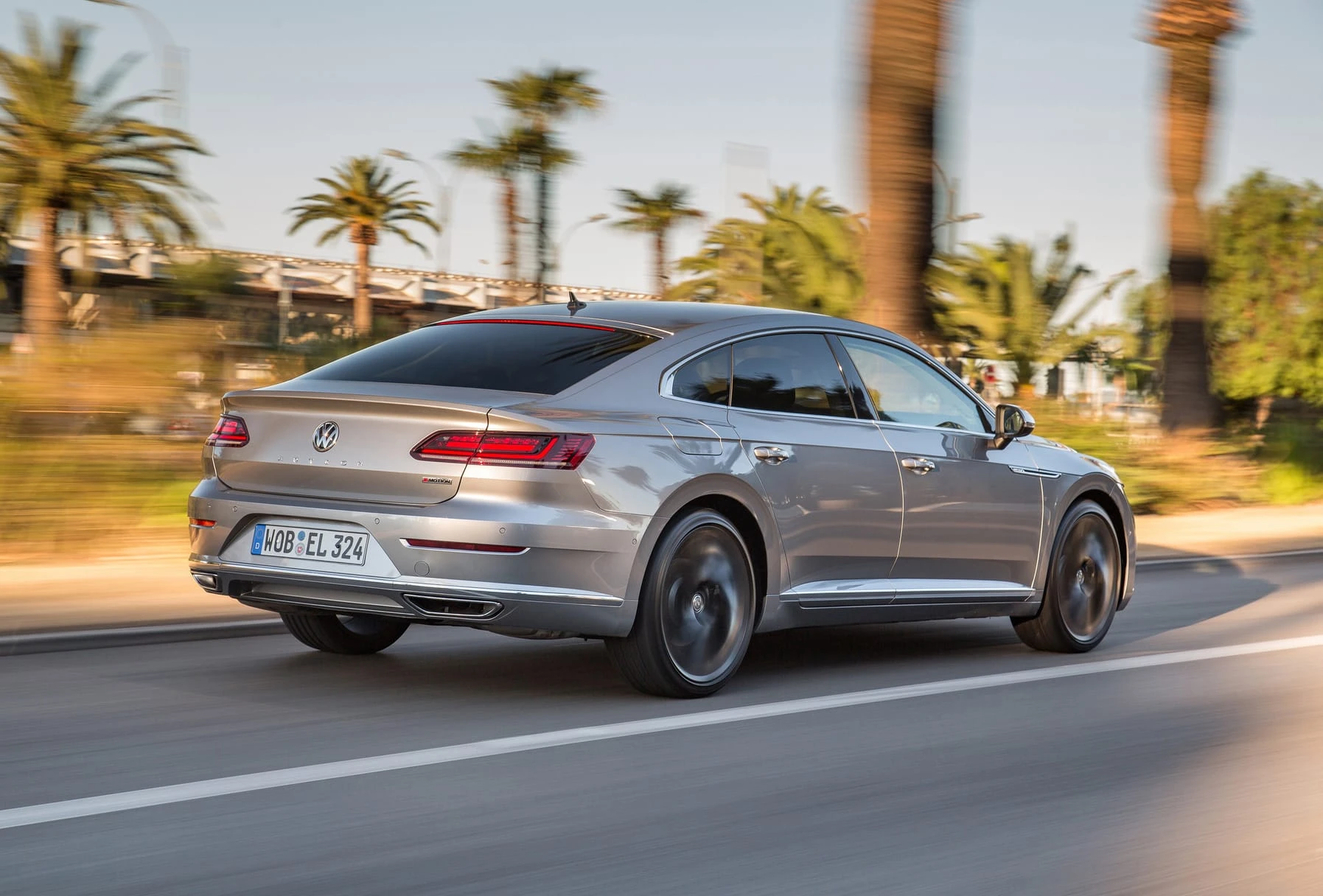 „Volkswagen“ plečia „Arteon“ gamą: Lietuvai pristatyta naujoji „Elegance“ versija