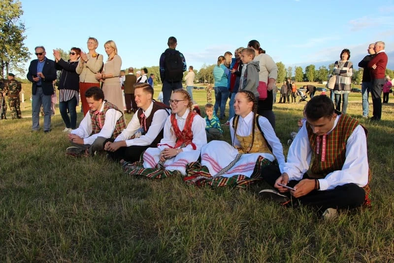 Tautiška giesmė per pasaulį sklido ir nuo Upytės piliakalnio