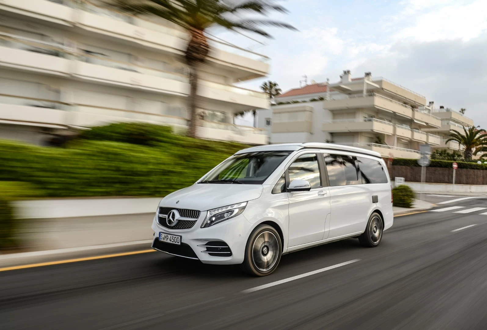 Nauja „Mercedes-Benz“ „Marco Polo“ gama keičia suvokimą apie prabangius kemperius