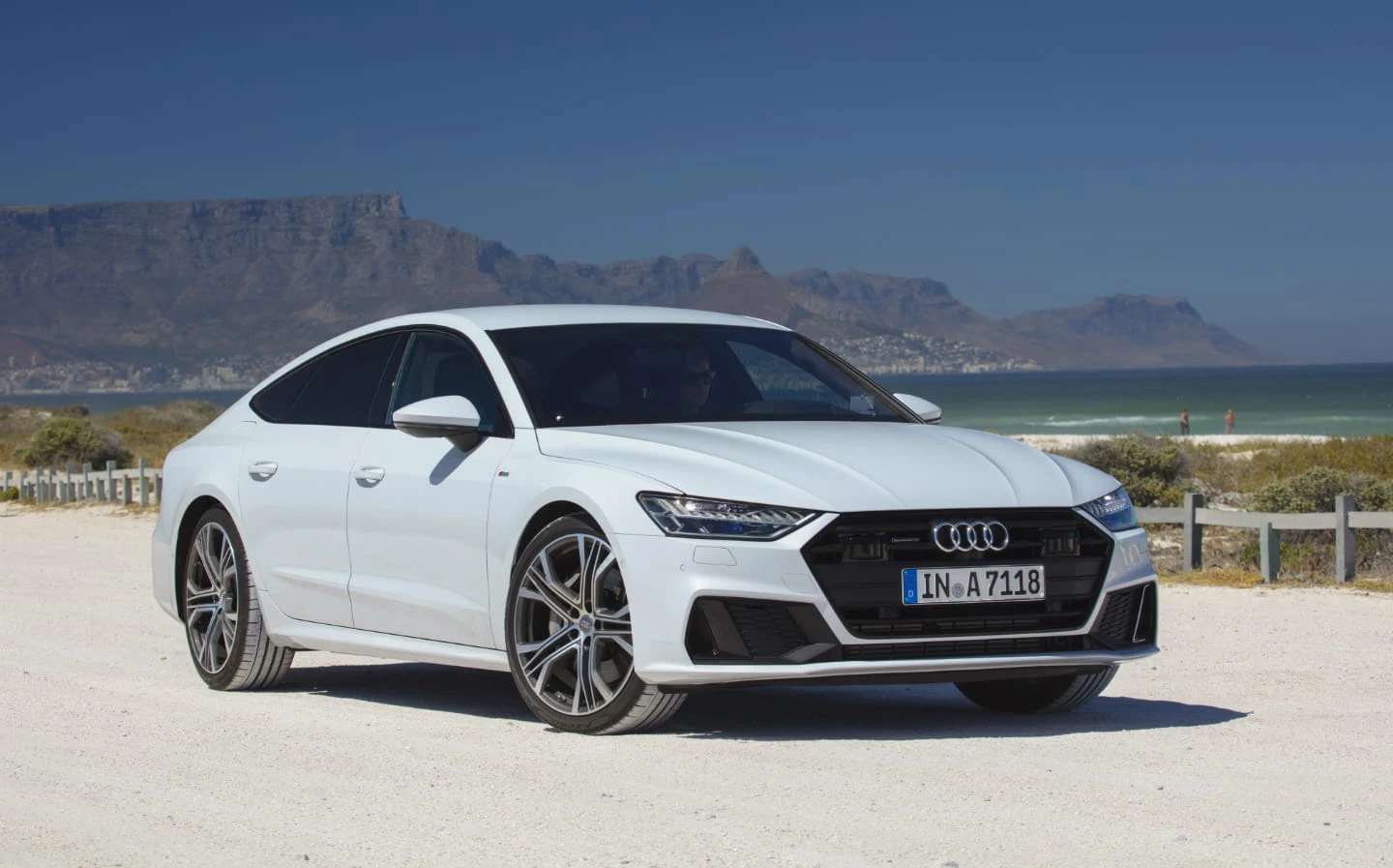 Karščiausios Frankfurto automobilių parodos naujienos