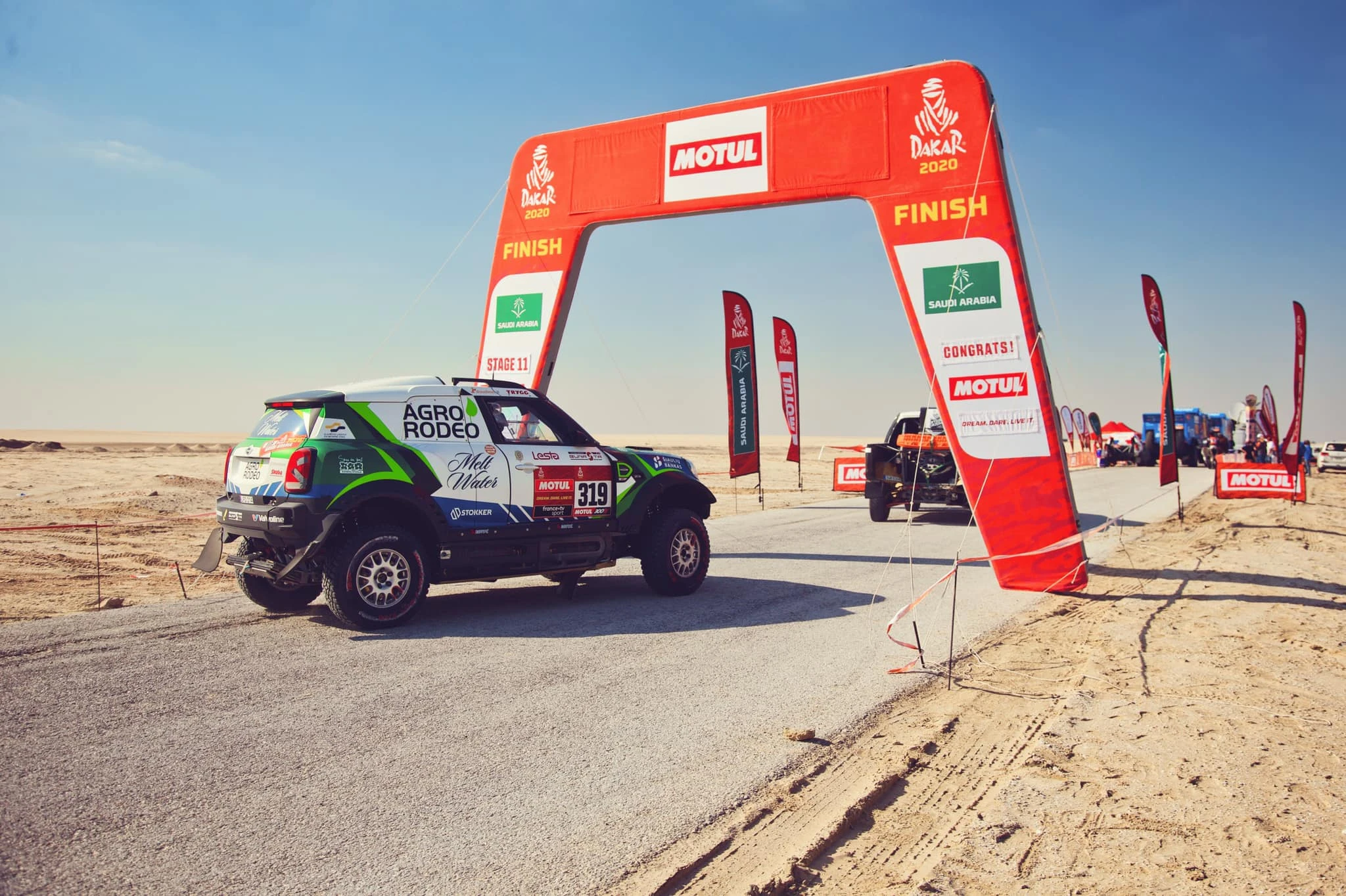 Antrąją Dakaro maratono dieną „Agrorodeo“ komandą stabdė išsikrovęs akumuliatorius
