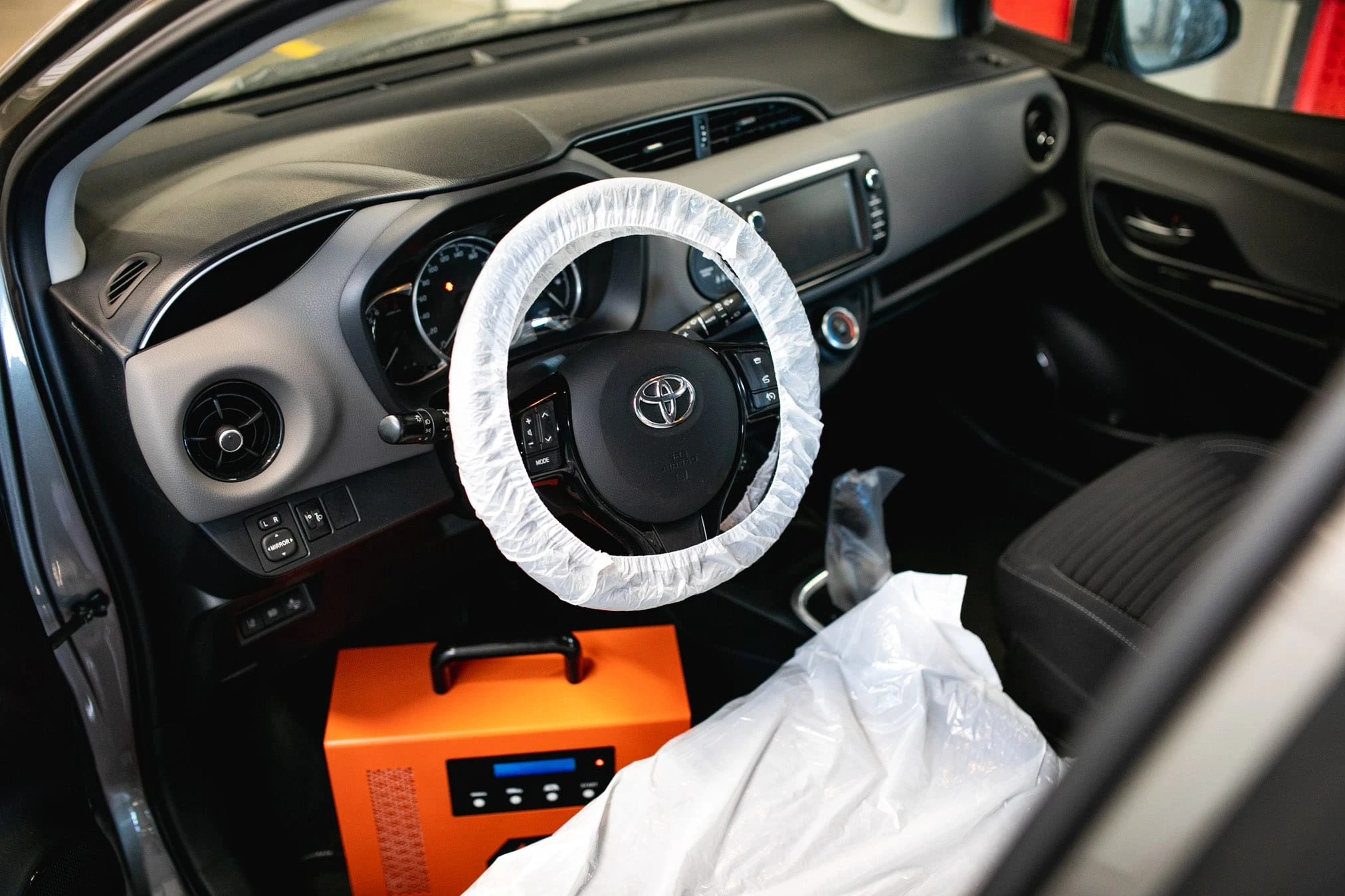 Visoje Lietuvoje duris vėl atveria „Toyota“ pardavimo salonai