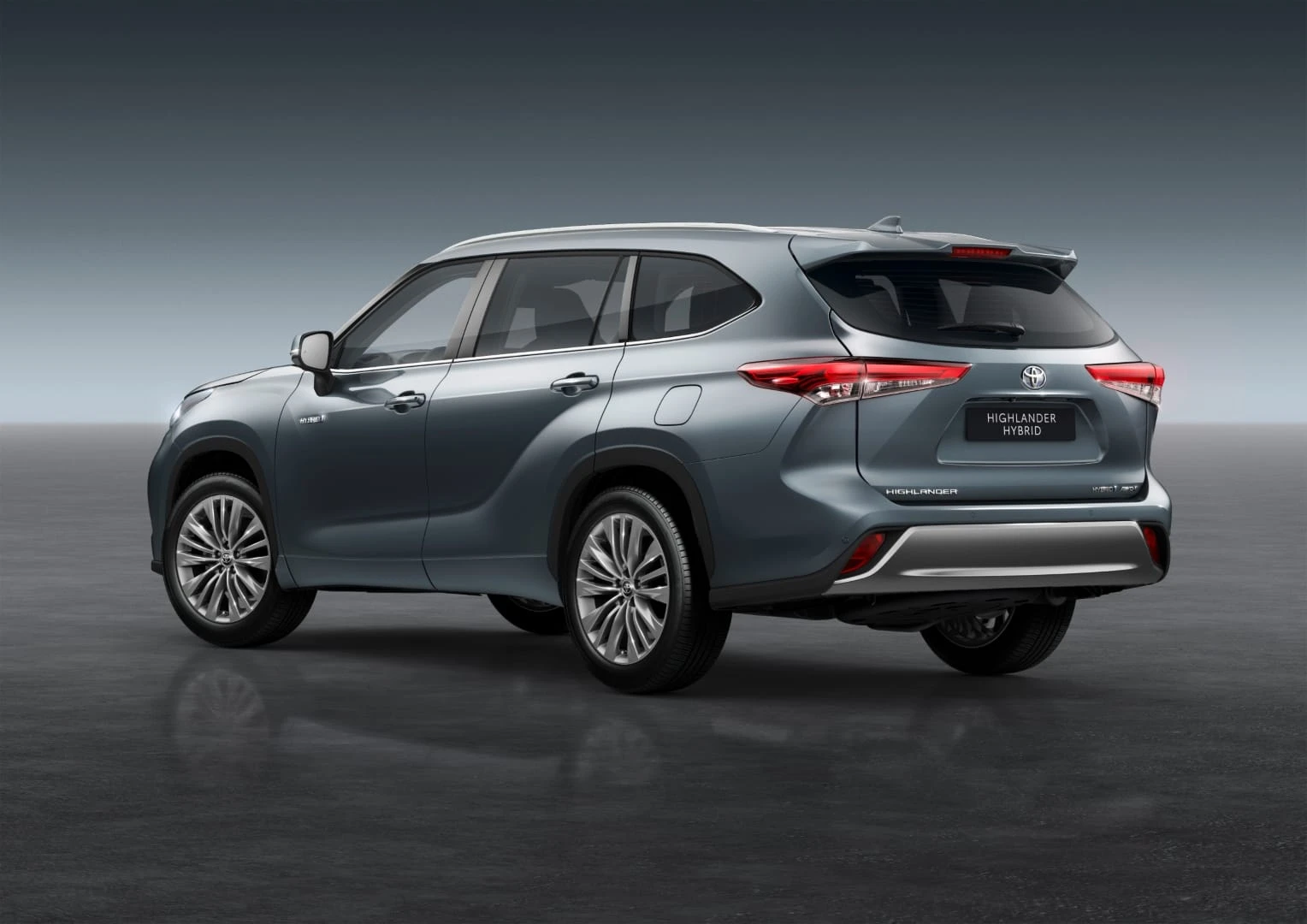 „Toyota“ Europoje pristato septynvietį „Highlander“ SUV