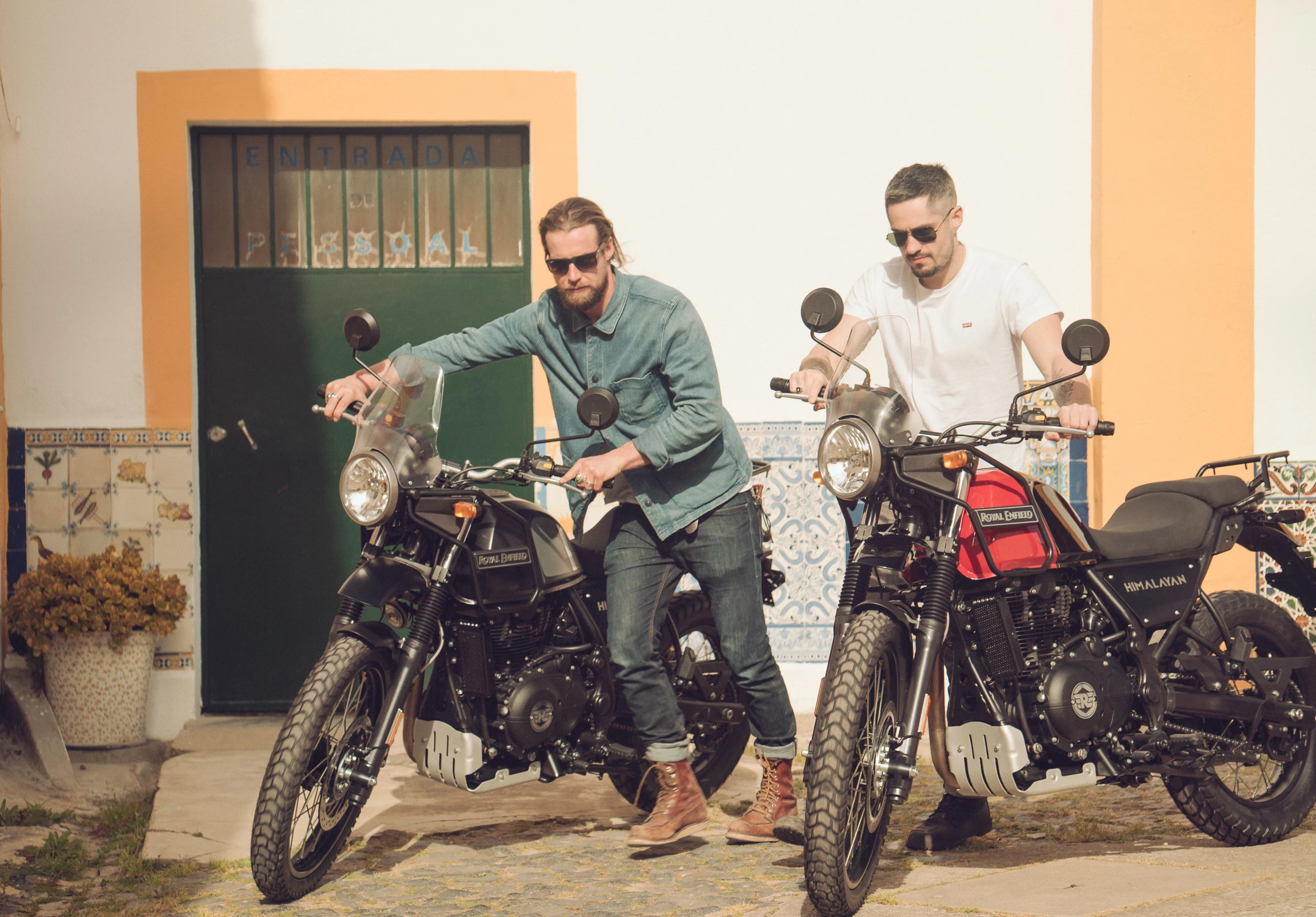 „Royal Enfield“ pristato motociklo „Himalayan“ naujienas
