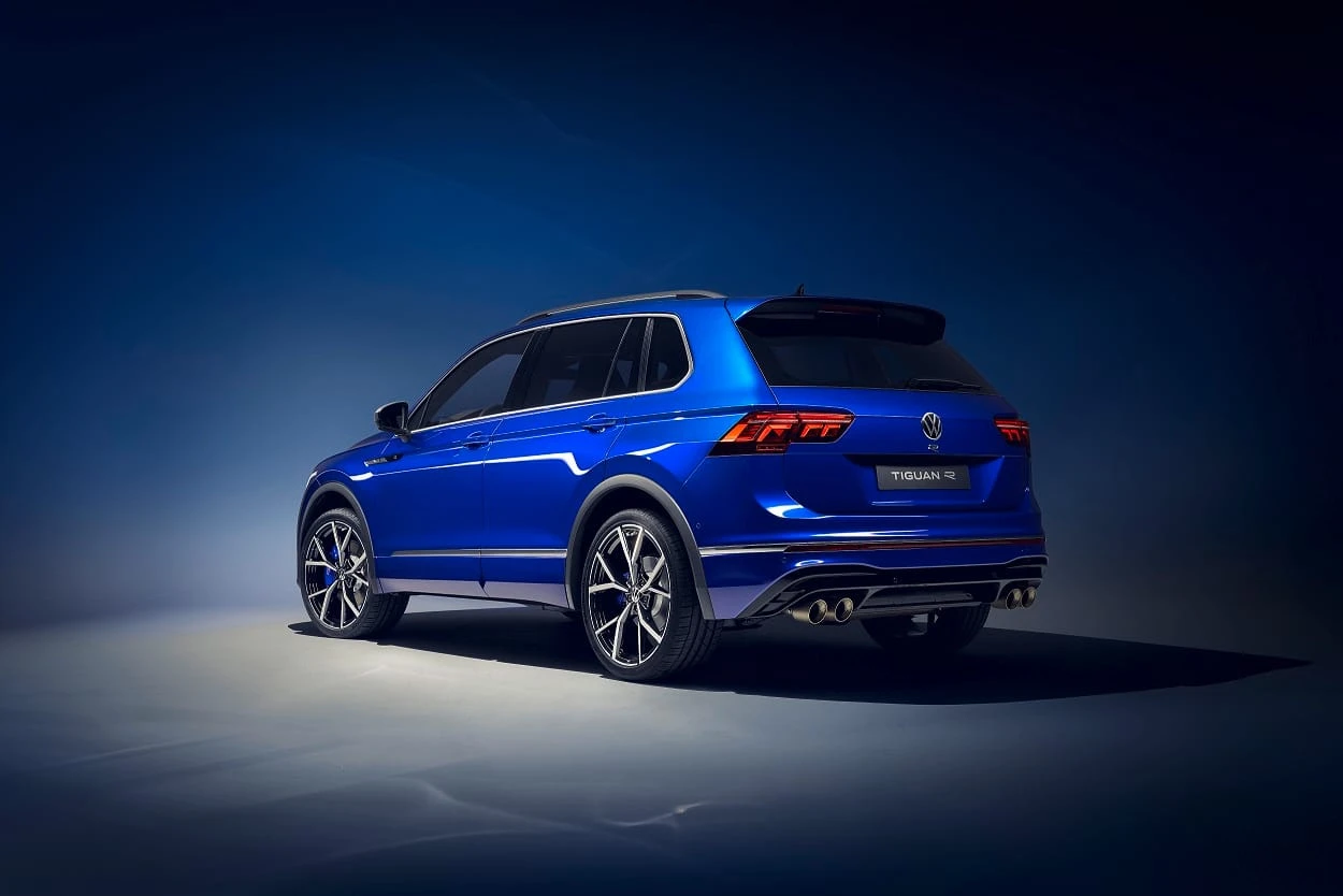 Atnaujintas populiariausias „Volkswagen“ Baltijos šalyse – „Tiguan“: gama pasipildė ir iš tinklo kraunama, ir R versija
