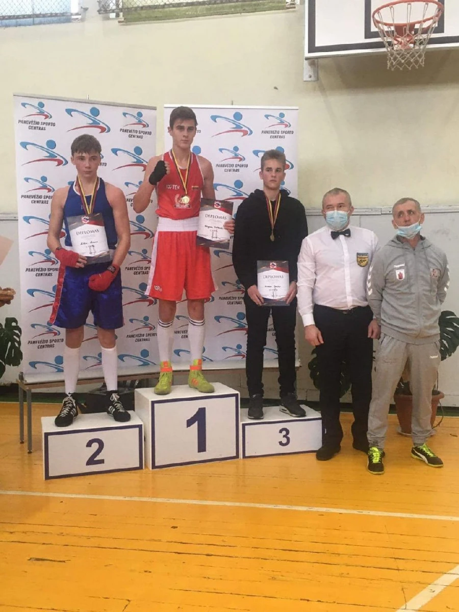 R.Sargūno gimnazijos auklėtinių pergalės Lietuvos jaunių bokso čempionate