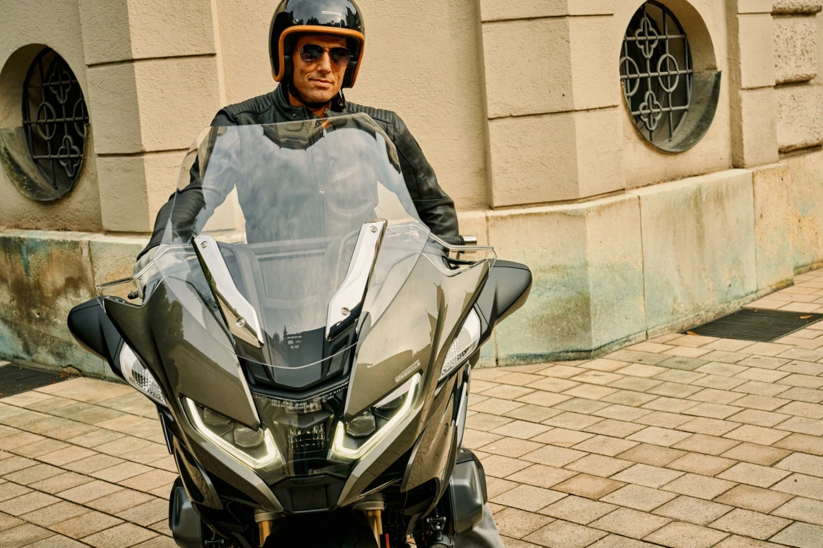 BMW pristatė atnaujintą kelionių motociklą „R 1250 RT“