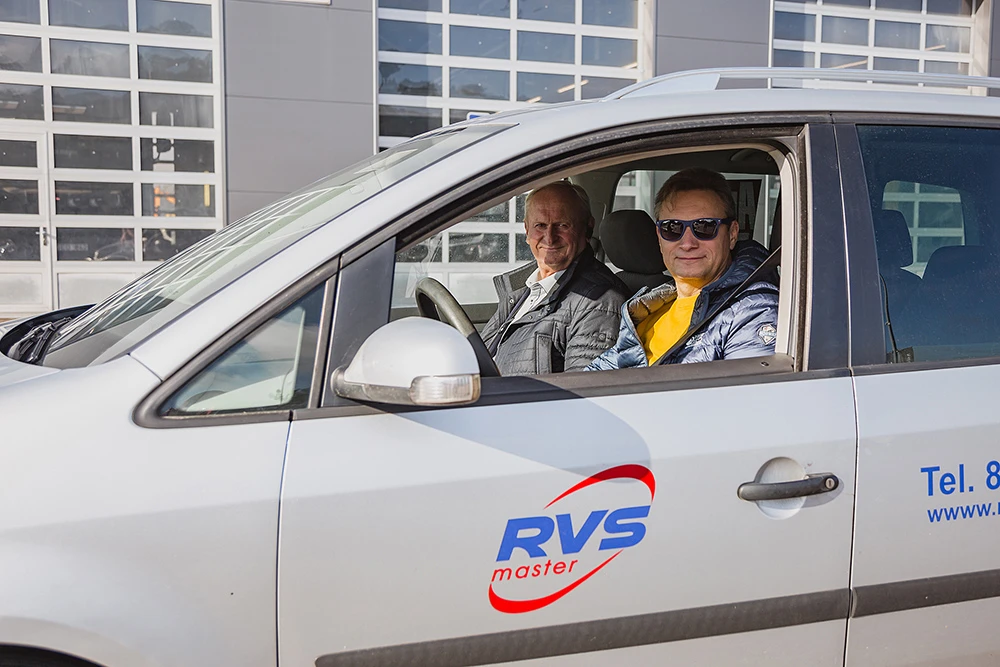 Pasiekė naują rekordą: automobiliu be alyvos nuvažiavo 307 kilometrus