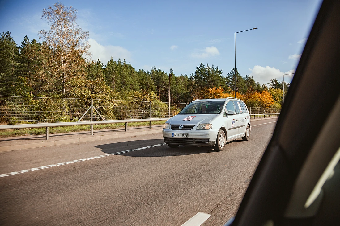 Pasiekė naują rekordą: automobiliu be alyvos nuvažiavo 307 kilometrus