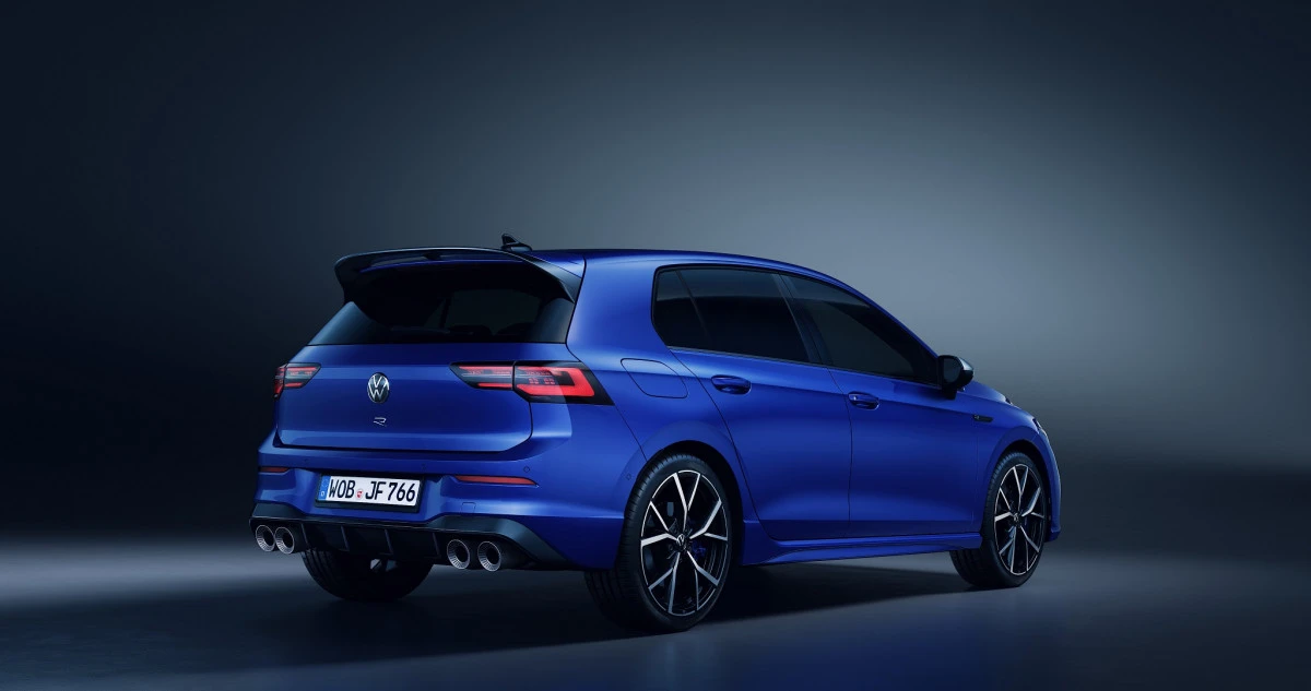 „Volkswagen“ pristato galingiausią istorijoje „Golf R“