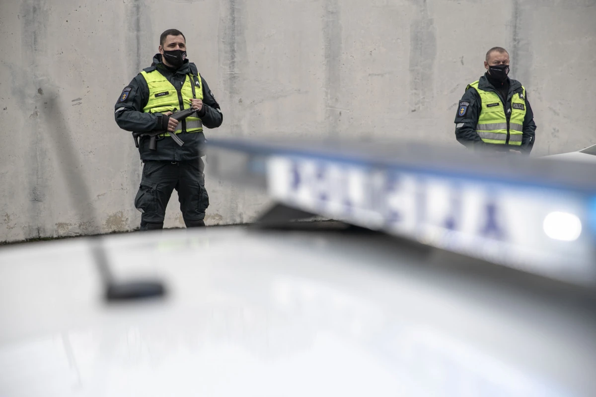 Į Lietuvą atvyko pirmoji COVID-19 vakcinų siunta. +Nuotraukos ir video