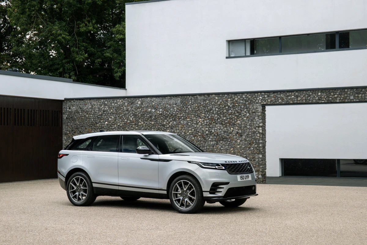 Atnaujintas Range Rover Velar 18