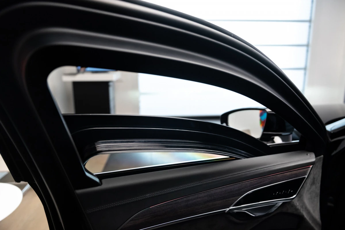 Į Lietuvą atkeliavo šarvuotas „Audi A8L Security”