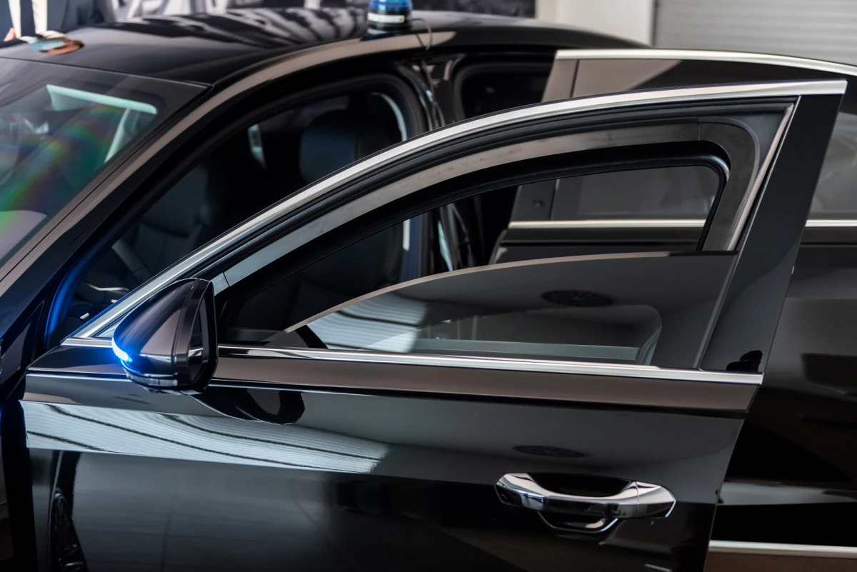 Į Lietuvą atkeliavo šarvuotas „Audi A8L Security”