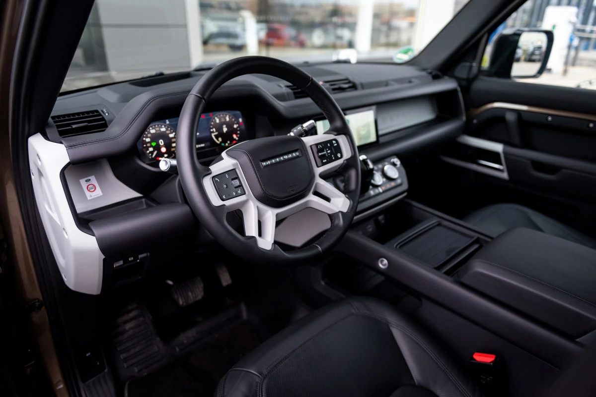 „Land Rover Defender“ paskelbtas 2021-ųjų pasaulio dizaino automobiliu