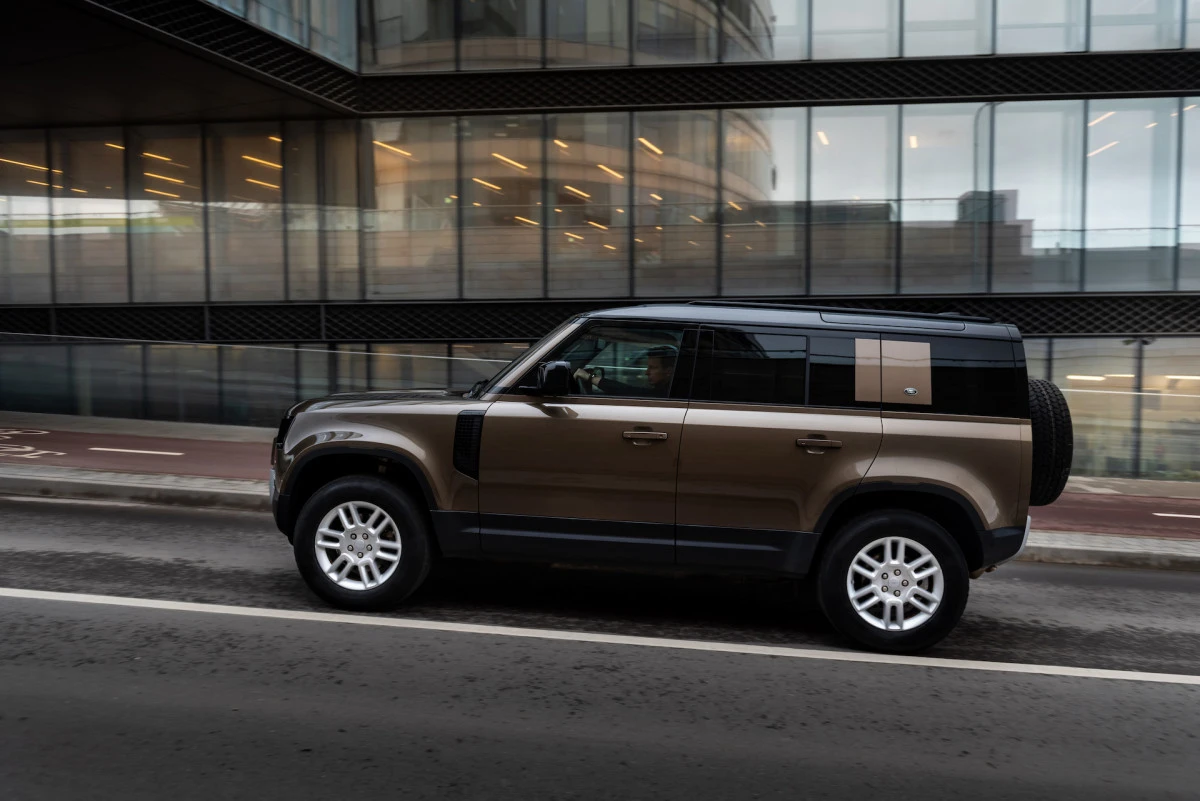 „Land Rover Defender“ paskelbtas 2021-ųjų pasaulio dizaino automobiliu