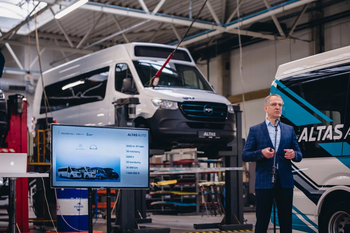 „Altas Auto“ pristatė pirmuosius elektrinius autobusus