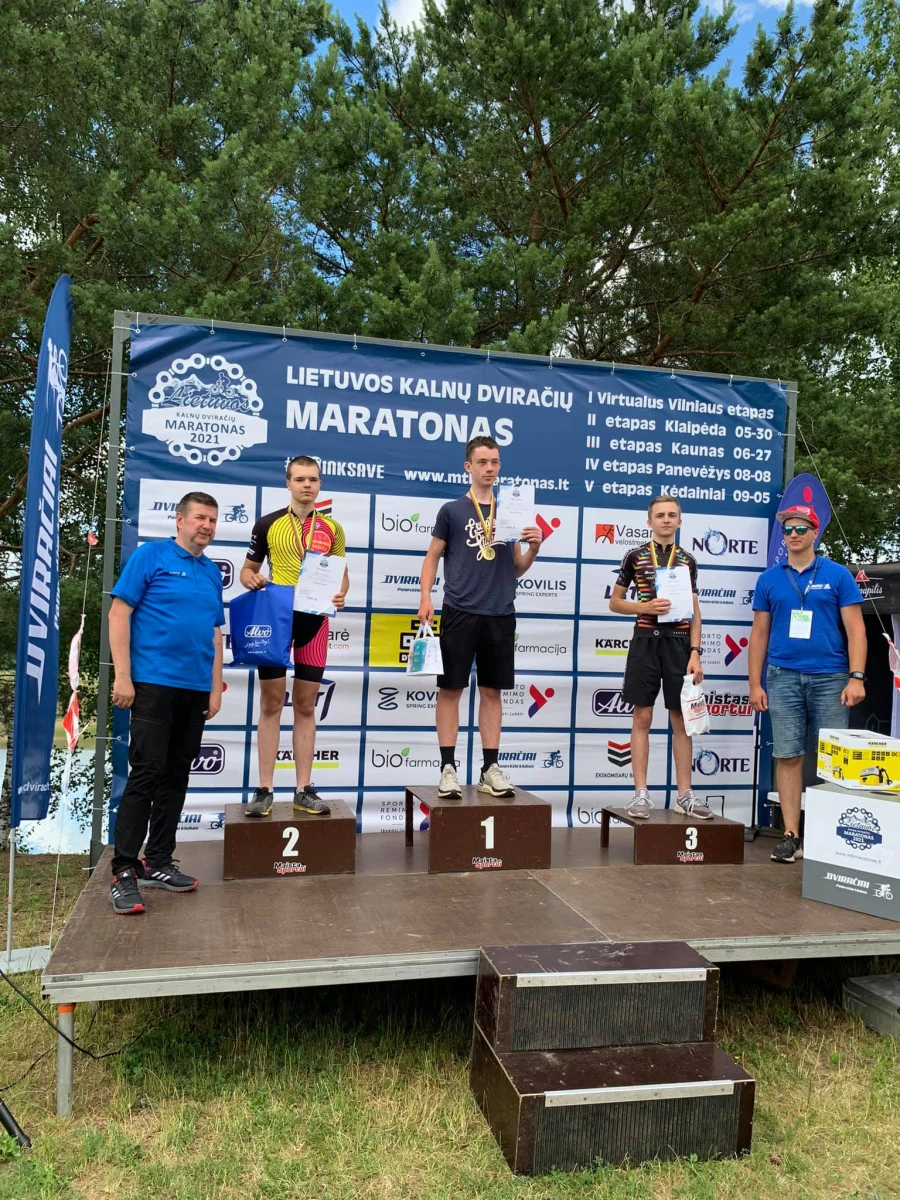 Lietuvos kalnų dviračių maratone sužibėjo Panevėžio sporto centro ugdytiniai