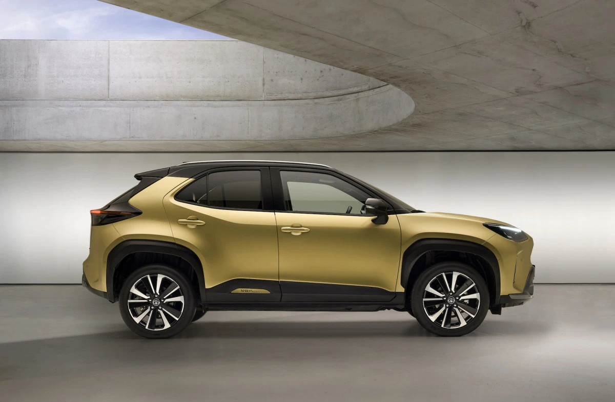 Pradėta naujojo kompaktiško miesto visureigio – „Toyota Yaris Cross“ – gamyba