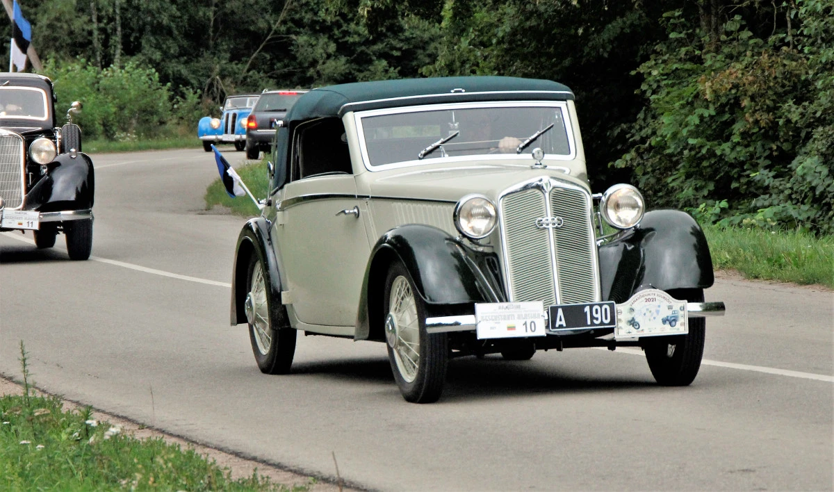 Biržuose – senovinių automobilių magija