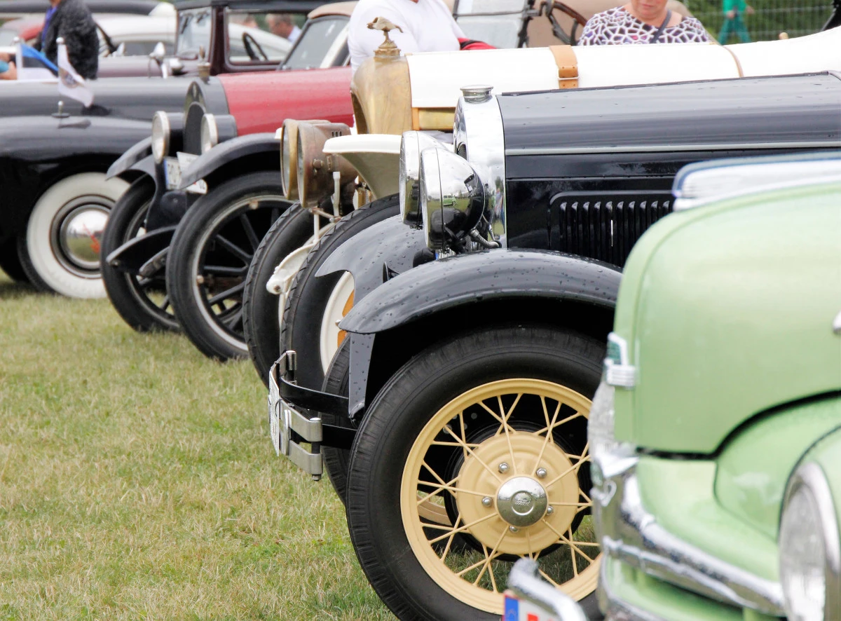 Biržuose – senovinių automobilių magija