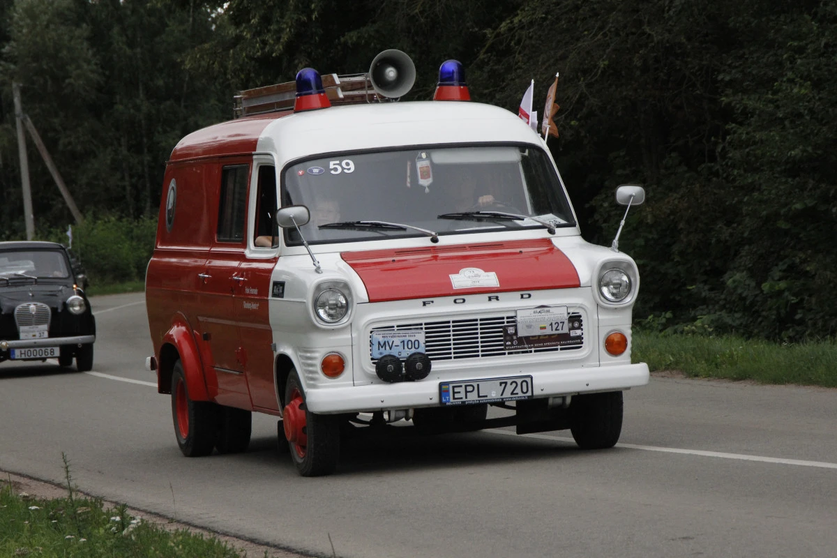 Biržuose – senovinių automobilių magija