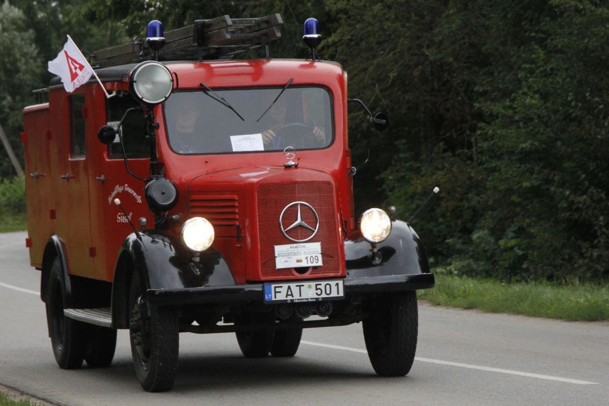 Biržuose – senovinių automobilių magija