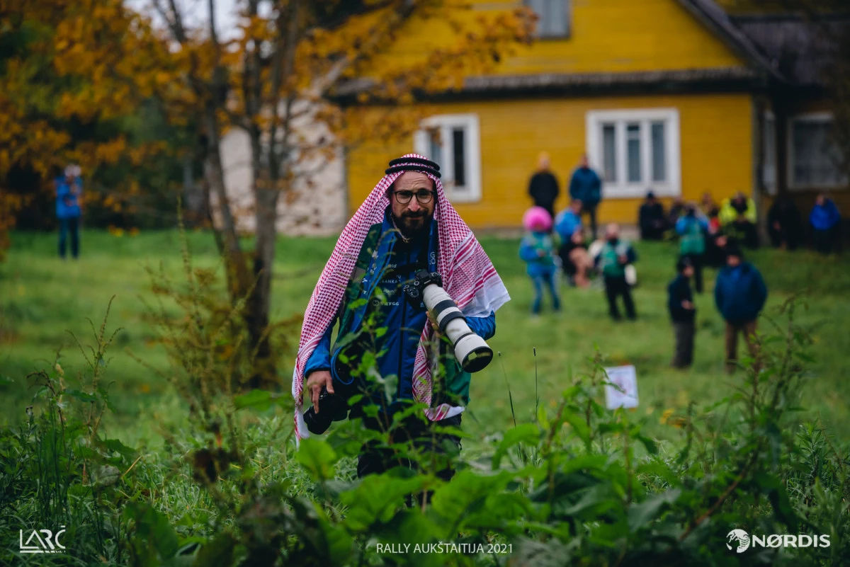 „Rally Aukštaitija“ lyderis po pirmos dienos – varžybas akrobatiniu triuku pradėjęs V.Žala